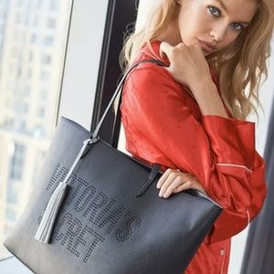 👜Victoria Secret Tote With Tassel👜
